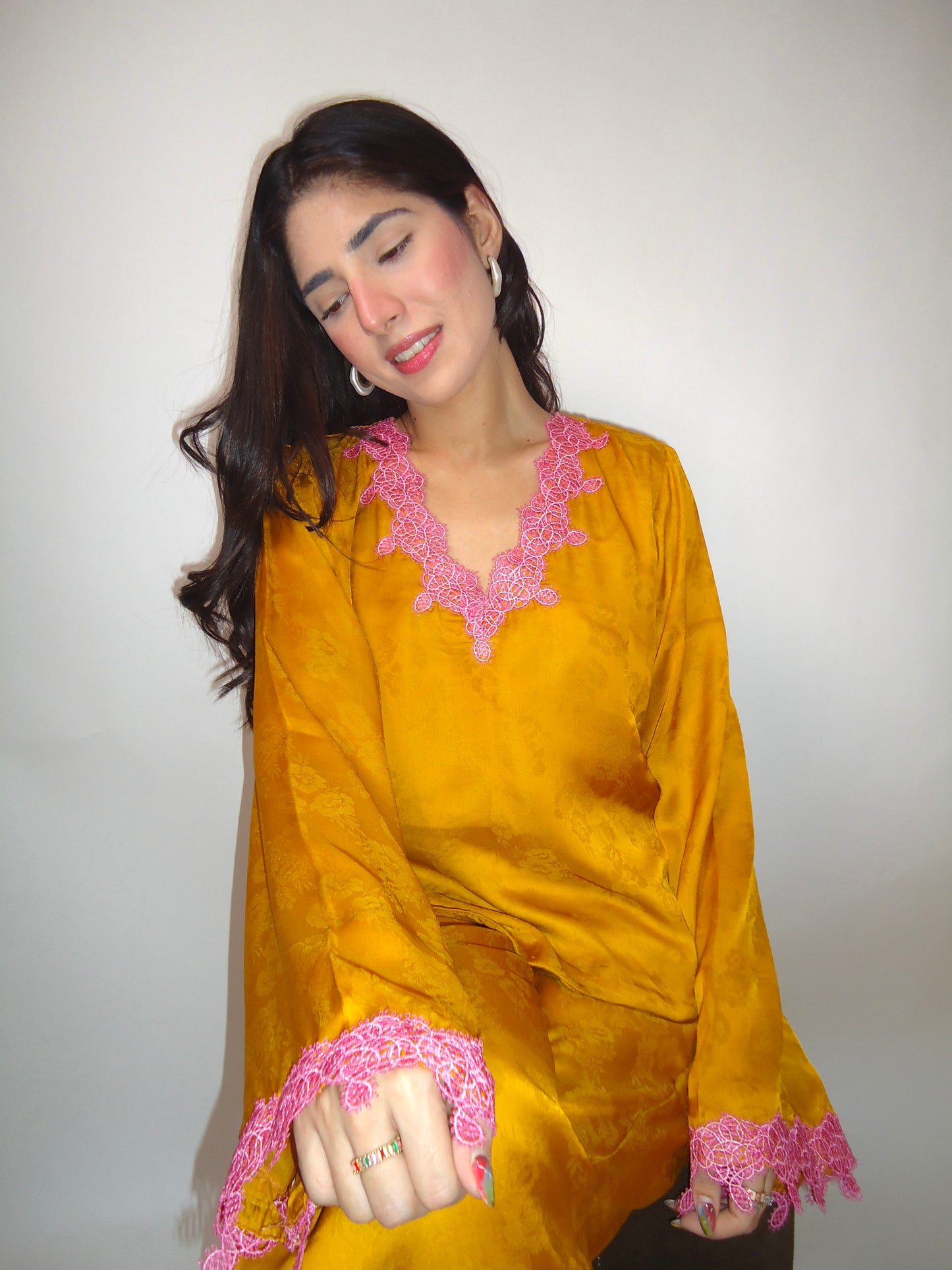 Radhika Set